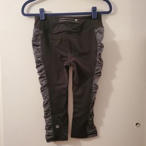 Victoria's Secret VSX Sport | Black/Grey Knockout Ruched Crop Leggings